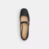 Buty Mary Jane z nitami w kształcie litery C