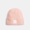 Czapka typu beanie z kontrastowymi wstawkami i gumową naszywką