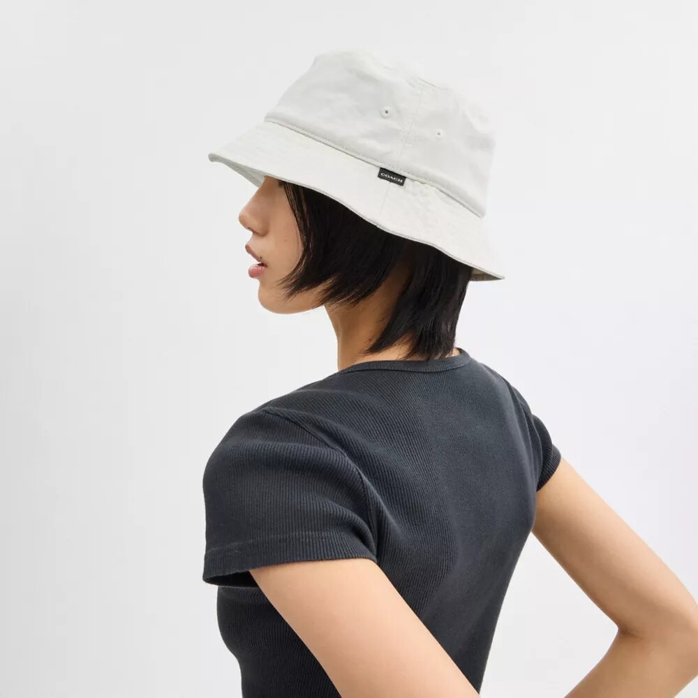 Denimowa czapka typu bucket