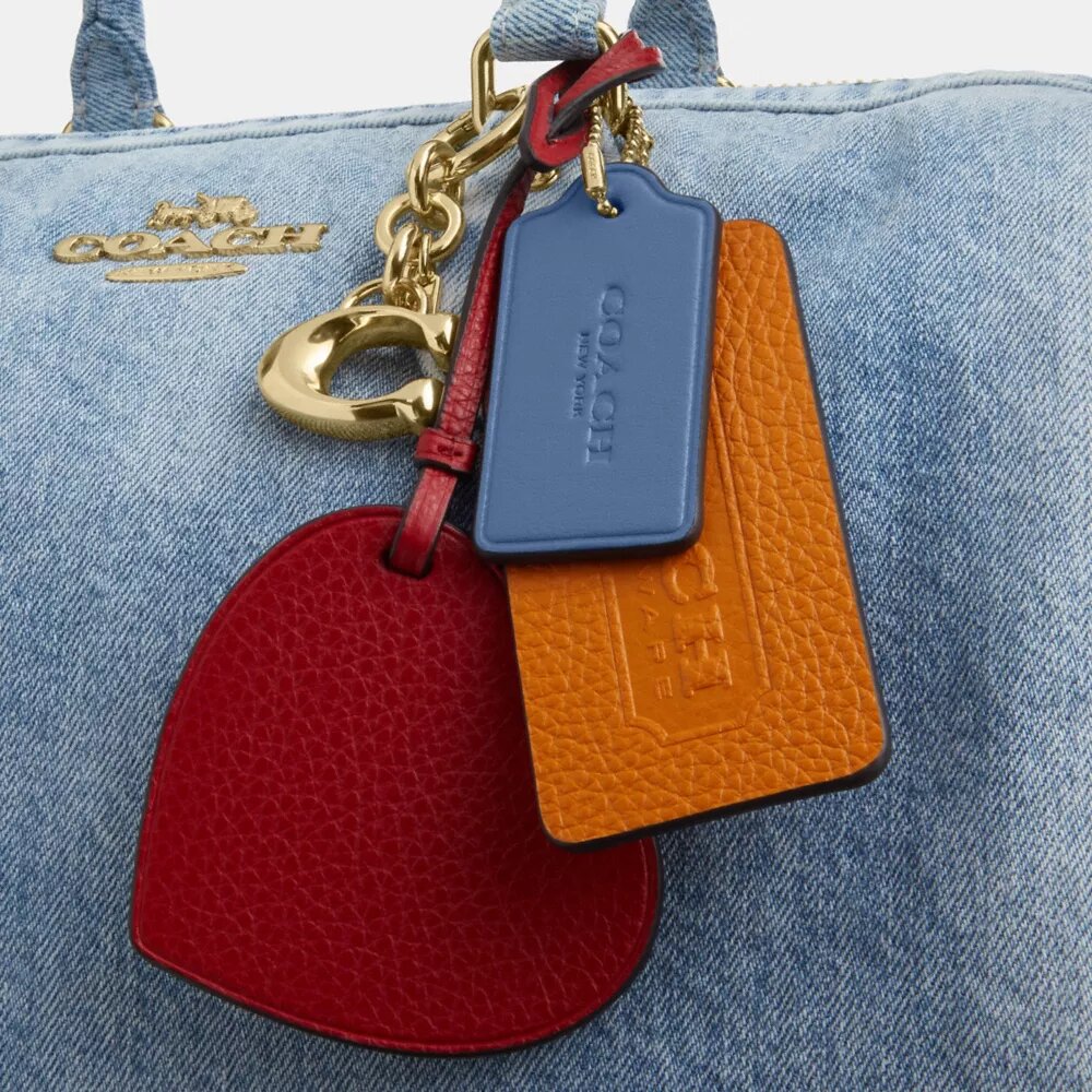 Duża torba typu satchel Rowan z dżinsu w stylu „Loved” z zawieszkami