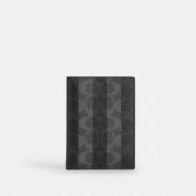 Etui na paszport z Signature Canvas w paski