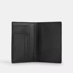 Etui na paszport z Signature Canvas w paski