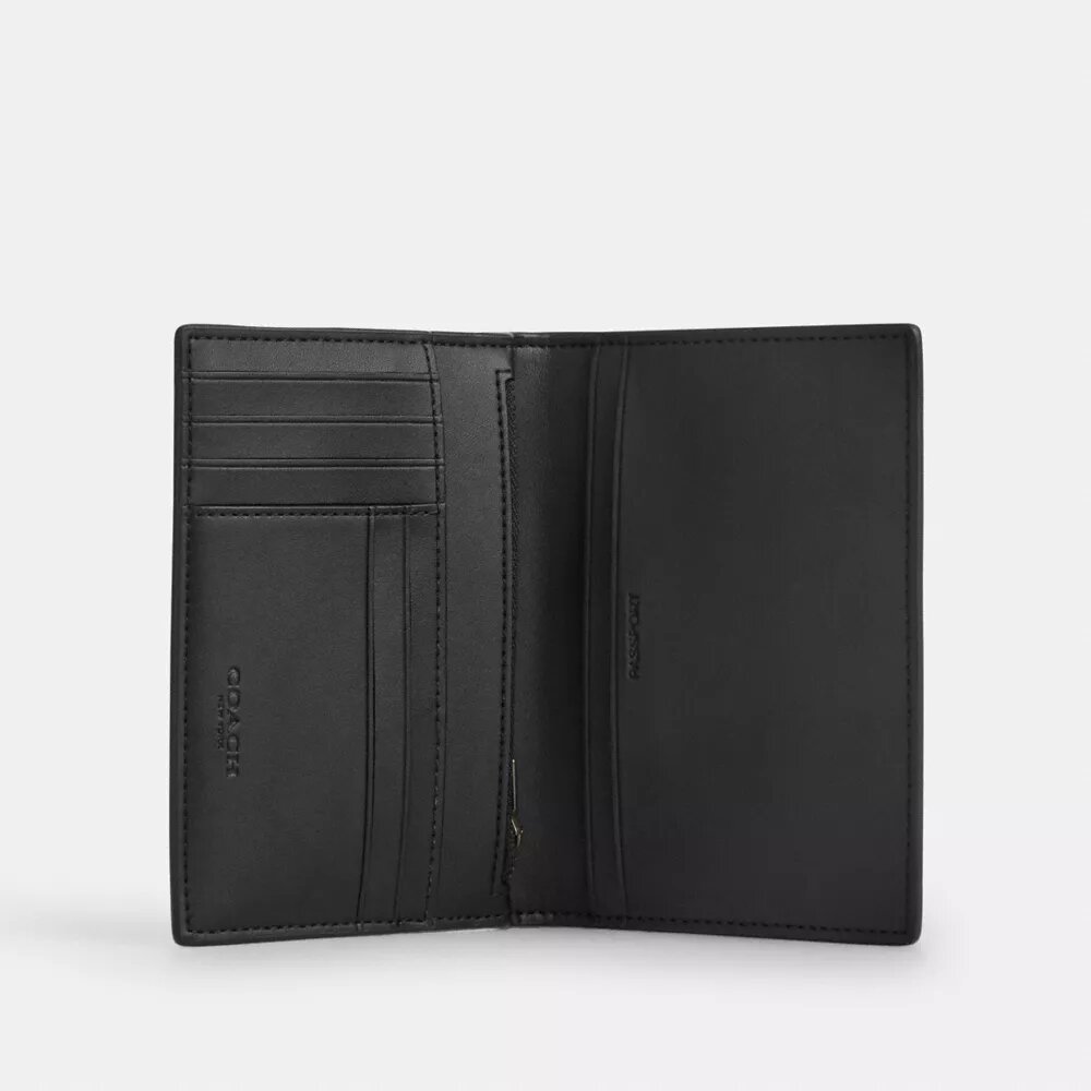 Etui na paszport z Signature Canvas w paski