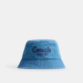 Kapelusz typu bucket z dżinsu z haftowanym napisem „Coach Script”