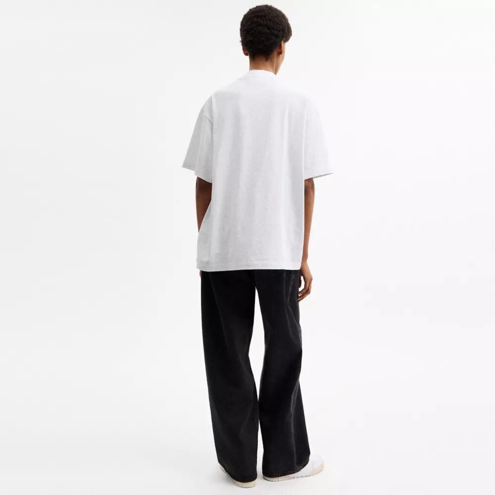 Luźny T-shirt z motywem precla z bawełny organicznej