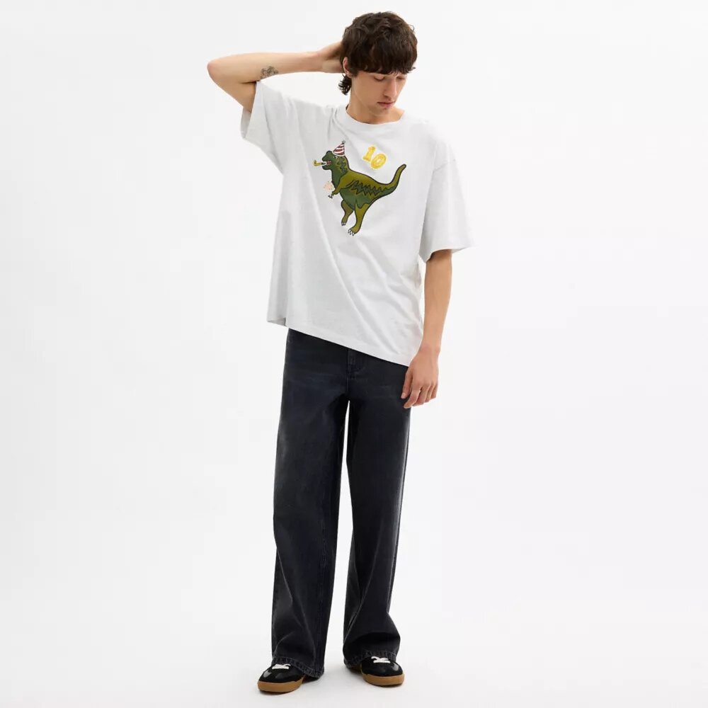 Luźny T-shirt z okazji 10. urodzin Rexy'ego, wykonany z bawełny organicznej