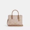 Mała torba typu Shopper „Maggie” z charakterystycznego Signature Canvas w blokowe wzory