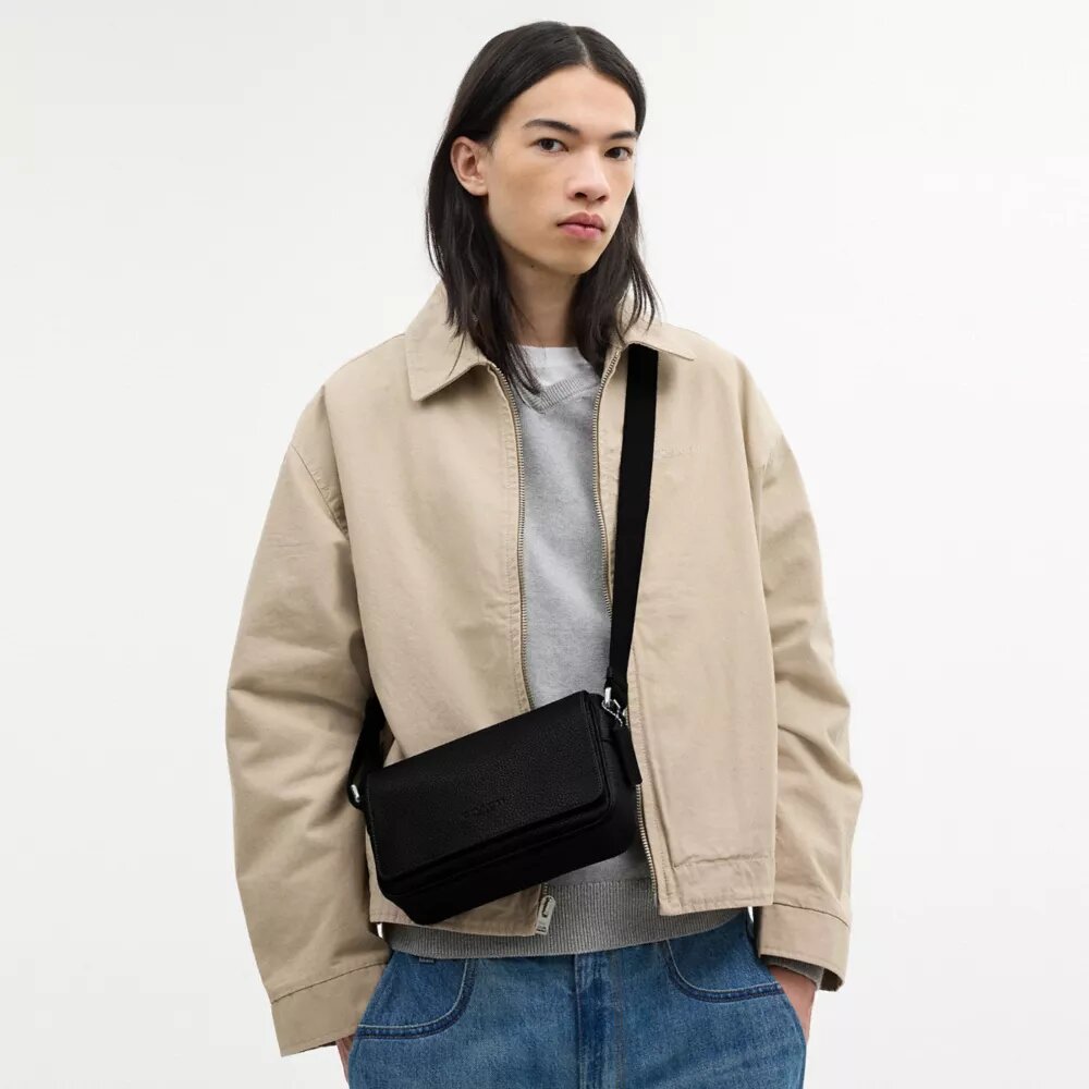 Mała torebka crossbody z klapką Jack