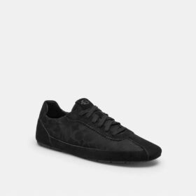 Miękkie sneakersy z charakterystycznego nylonu