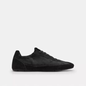 Miękkie sneakersy z charakterystycznego nylonu