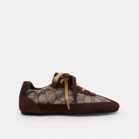 Miękkie sneakersy z charakterystycznym wzorem żakardowym