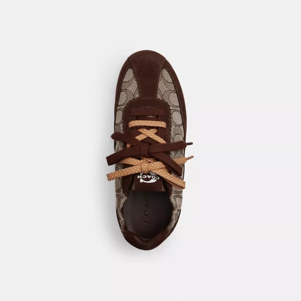 Miękkie sneakersy z charakterystycznym wzorem żakardowym