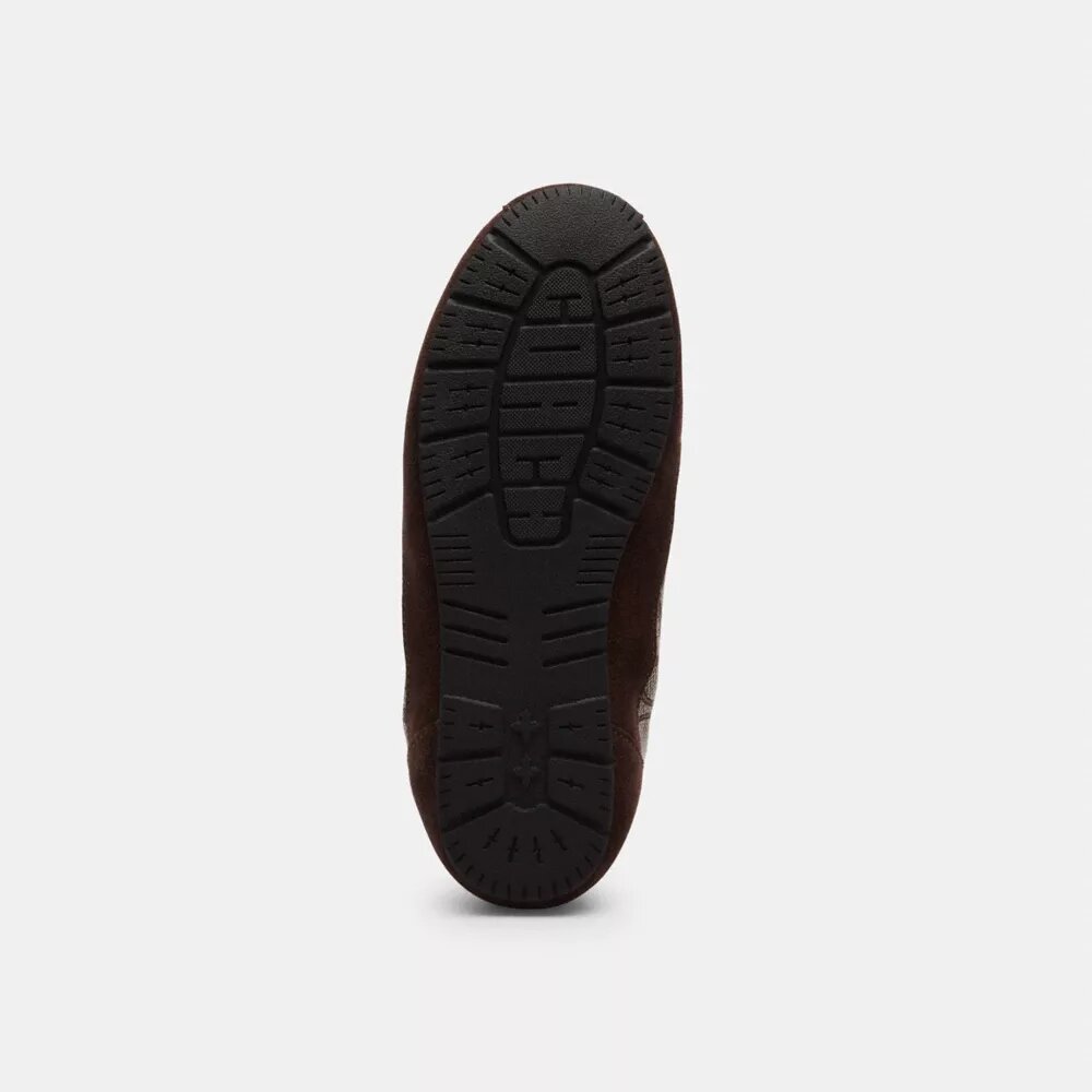 Miękkie sneakersy z charakterystycznym wzorem żakardowym