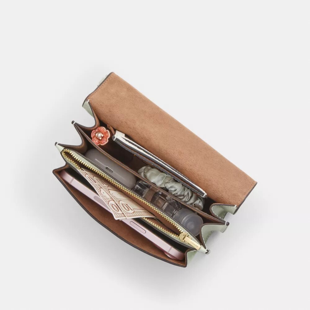 Mini torebka crossbody Klare z kwiatowym nadrukiem