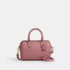 Mini torebka crossbody Rowan z charakterystycznej skóry