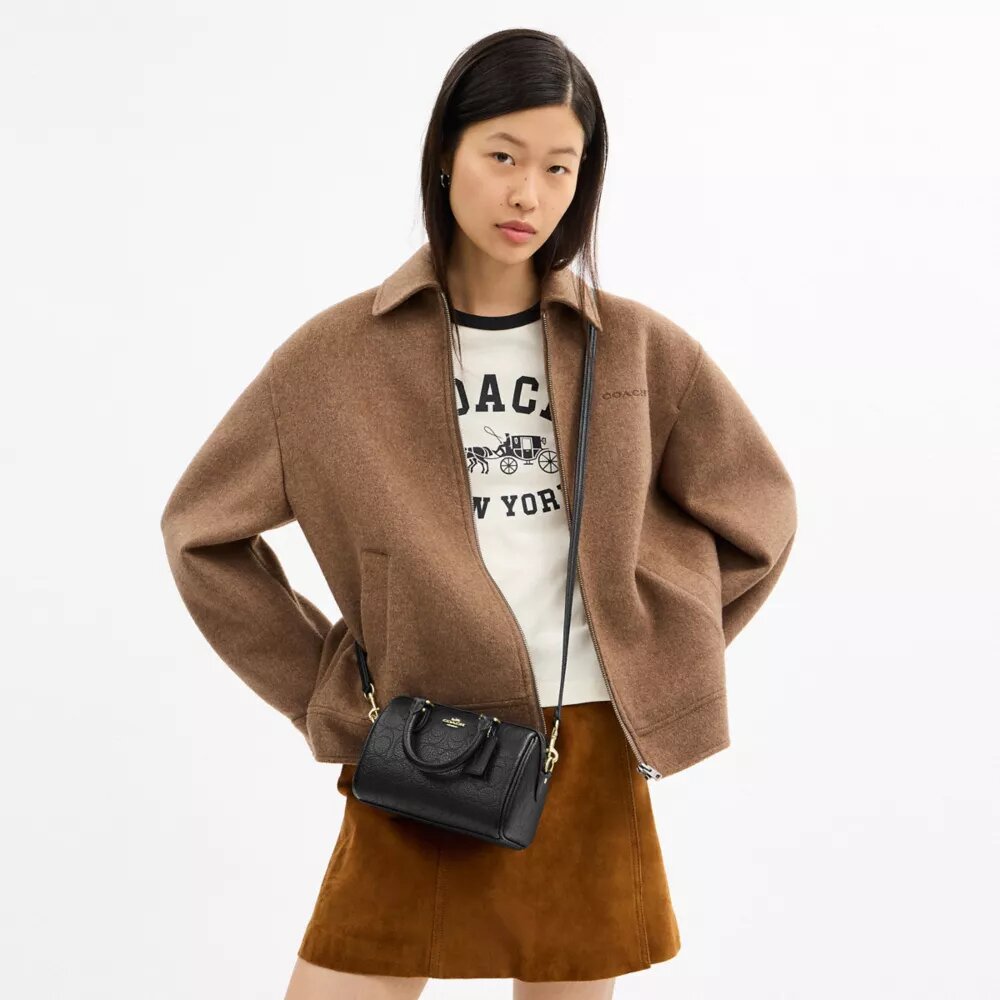 Mini torebka crossbody Rowan z charakterystycznej skóry