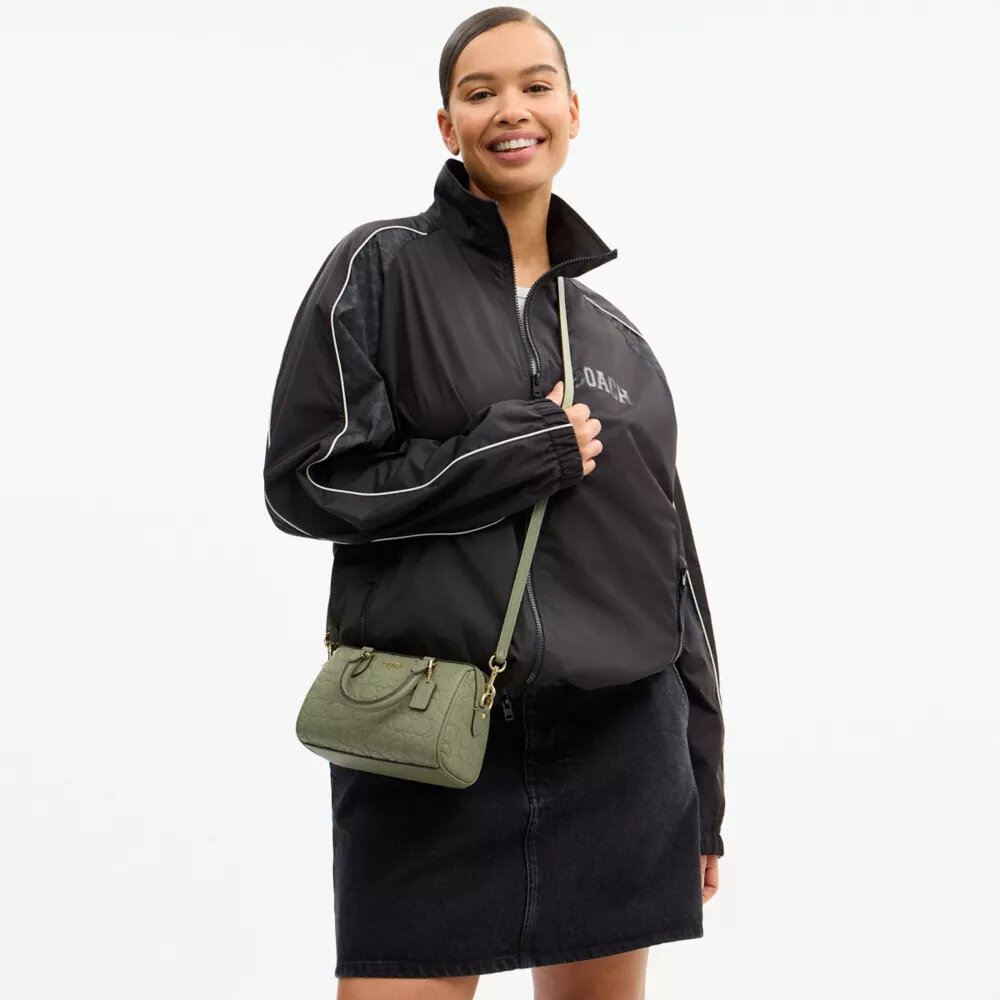 Mini torebka crossbody Rowan z charakterystycznej skóry