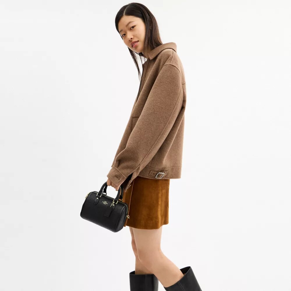 Mini torebka crossbody Rowan z charakterystycznej skóry