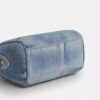 Mini torebka crossbody Rowan z postarzanego dżinsu z zawieszkami