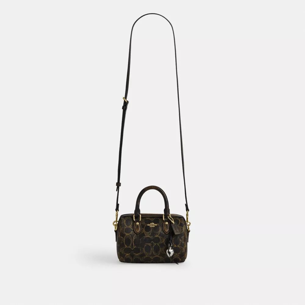 Mini torebka crossbody Rowan z Signature Canvas z Zawieszkami