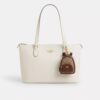 Mini zawieszka do Court Backpack z Signature Canvas