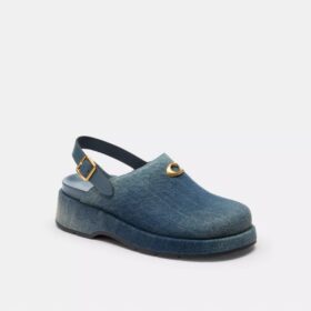 Model „Sculpted C” na chodakach na platformie w stylu „Loved Denim”