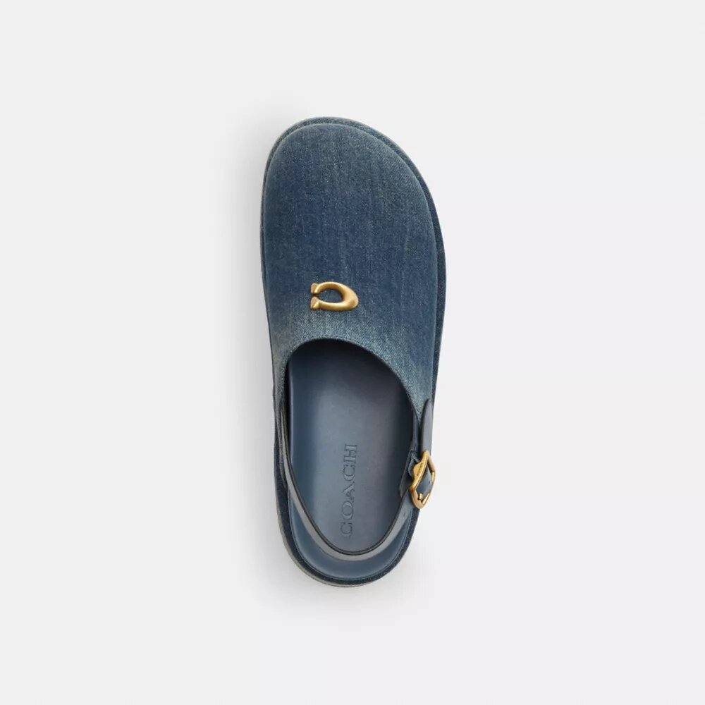 Model „Sculpted C” na chodakach na platformie w stylu „Loved Denim”