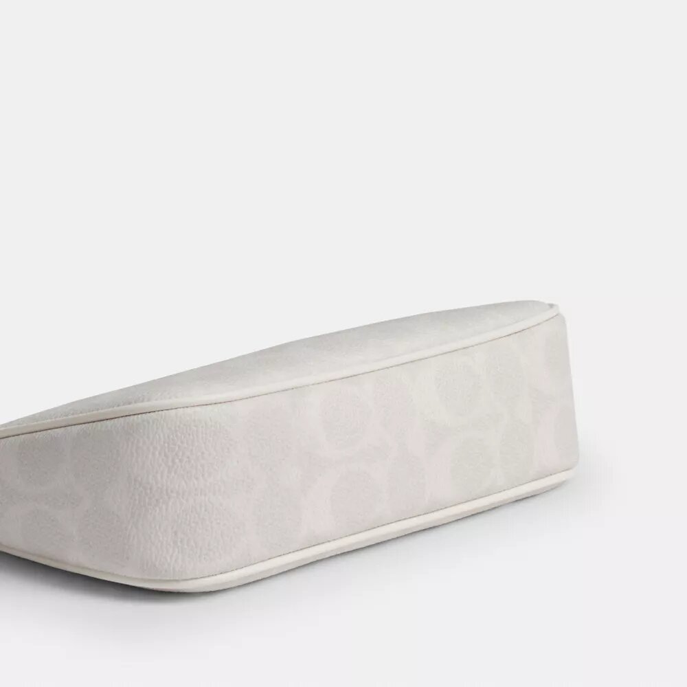 Nolita 19 z Signature Canvas
