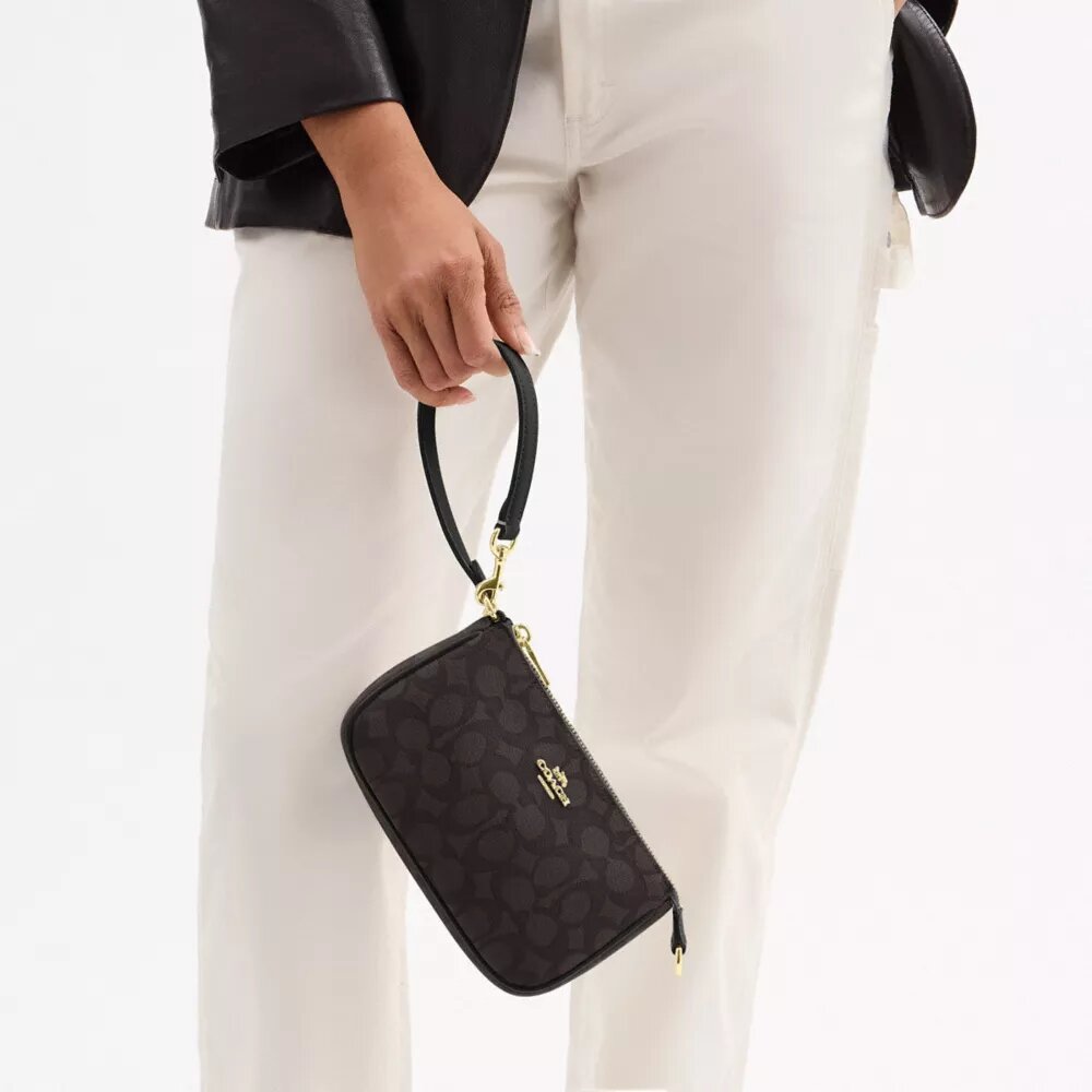 Nolita 19 z Signature Canvas