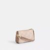 Nolita 19 z Signature Canvas z blokowym wzorem