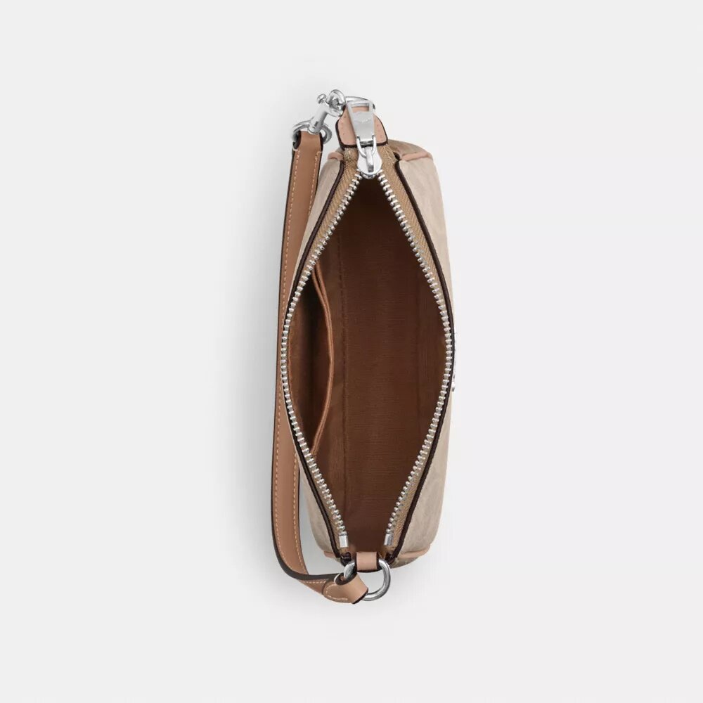 Nolita 19 z Signature Canvas z blokowym wzorem