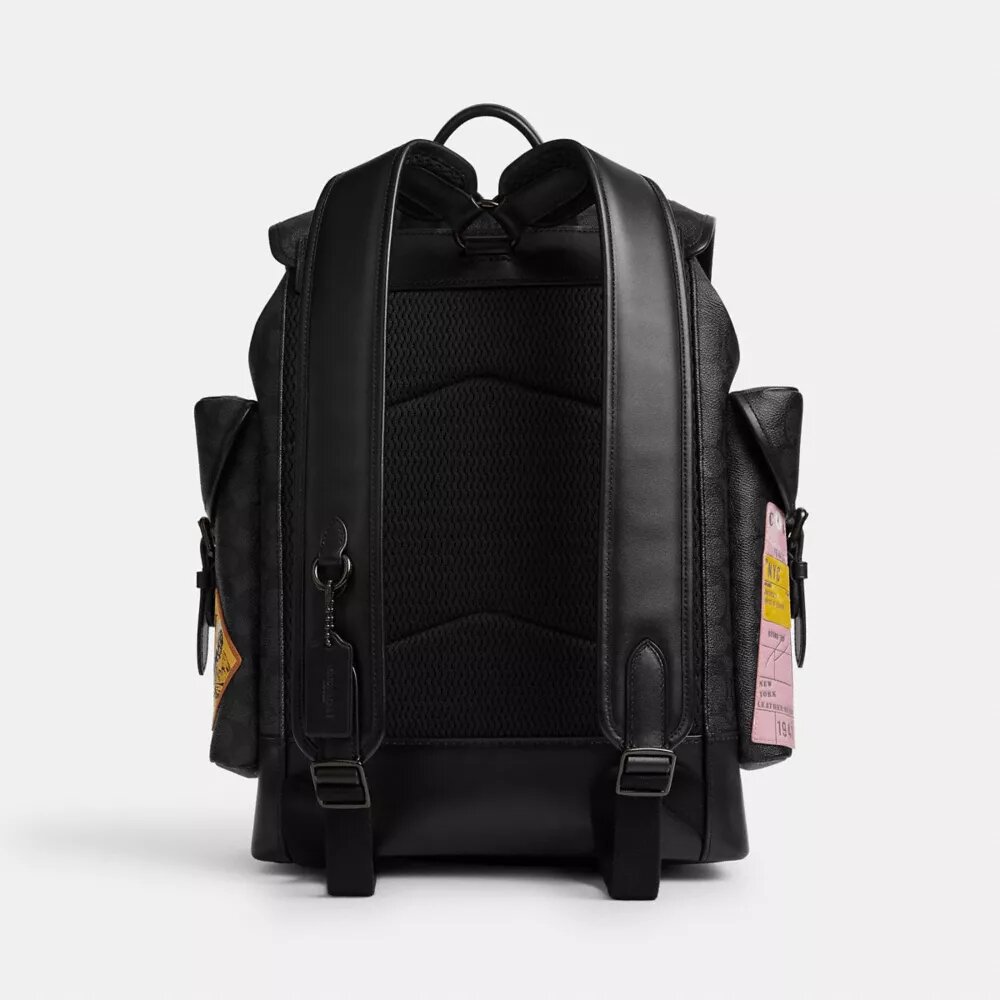 Plecak Hitch z Signature Canvas z naszywkami