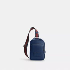 Plecak typu racer sling z paskami w stylu varsity