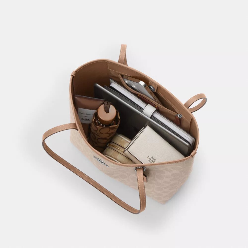 Średnia torba Shopper z Signature Canvas