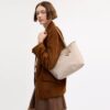 Średnia torba Shopper z Signature Canvas