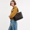 Średnia torba Shopper z Signature Canvas