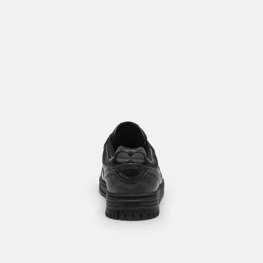 Sneakersy Soho w charakterystycznym stylu