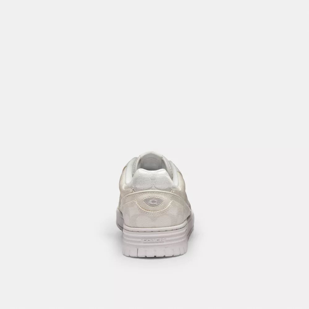 Sneakersy Soho w charakterystycznym stylu