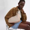 Teri Hobo z Signature Canvas