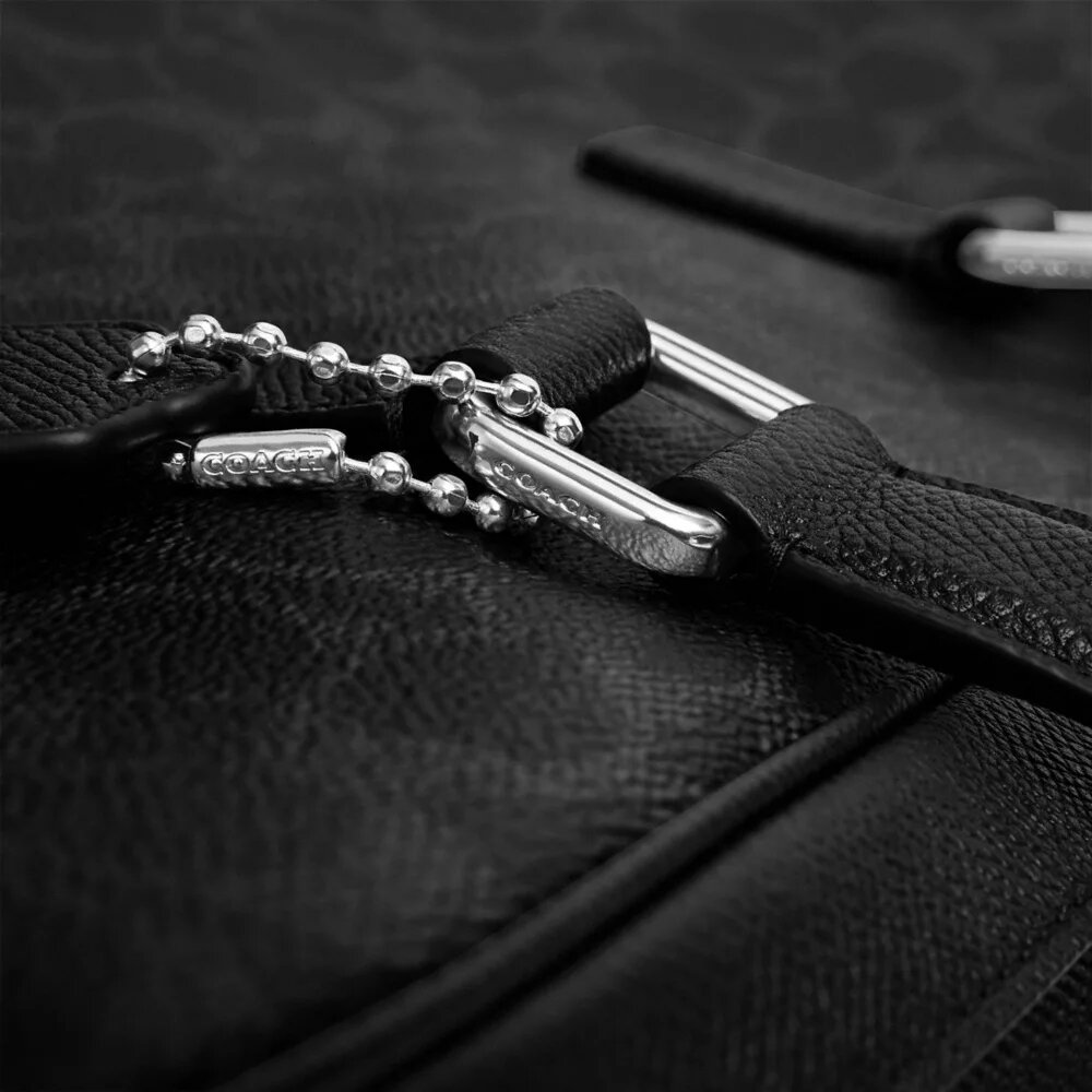 Torbę Caden Brief z Signature Canvas