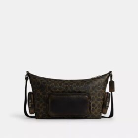 Torba crossbody Finn z kieszeniami z Signature Canvas