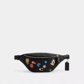 Torba na pasek Disney X Coach Charter 7 z nadrukiem naklejek