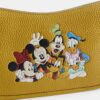 Torba Swinger z kolekcji Disney X Coach z regenerowanej skóry z Myszką Miki i przyjaciółmi