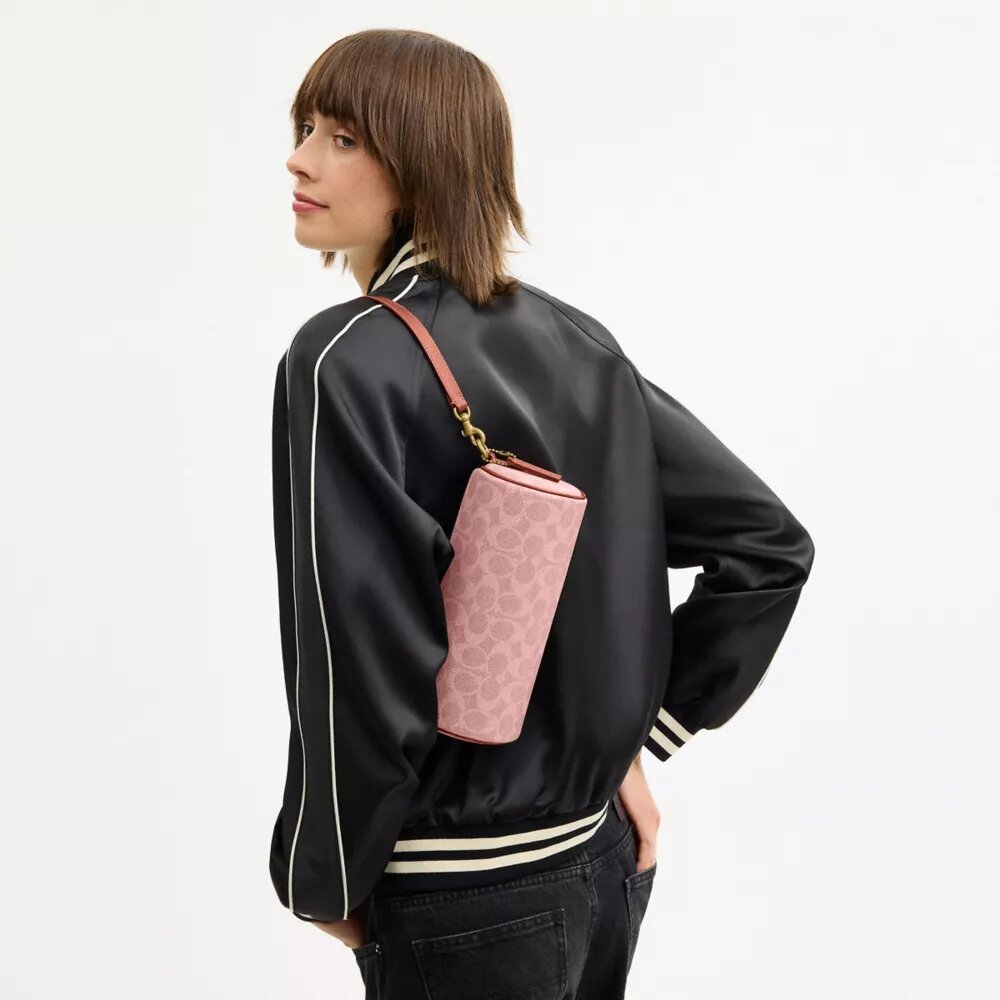 Torba typu „barrel” z Signature Canvas