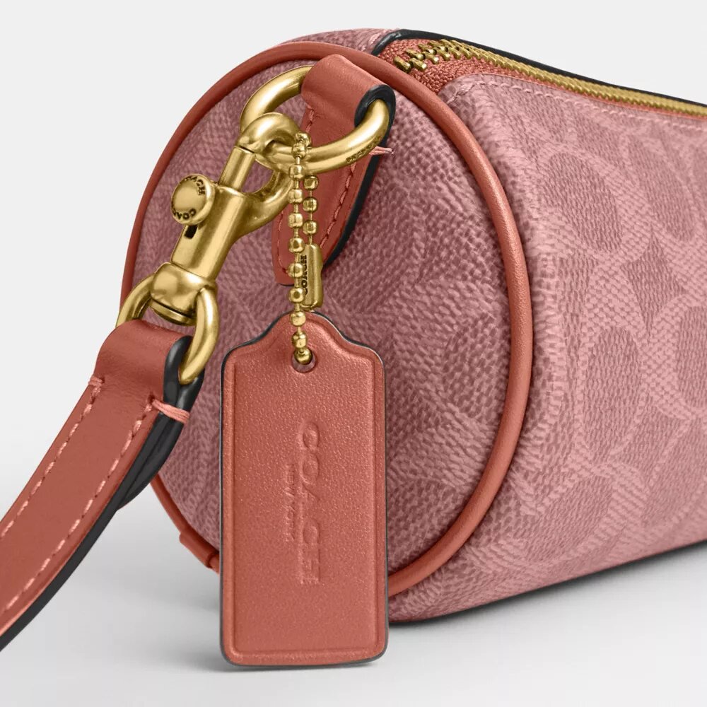 Torba typu „barrel” z Signature Canvas