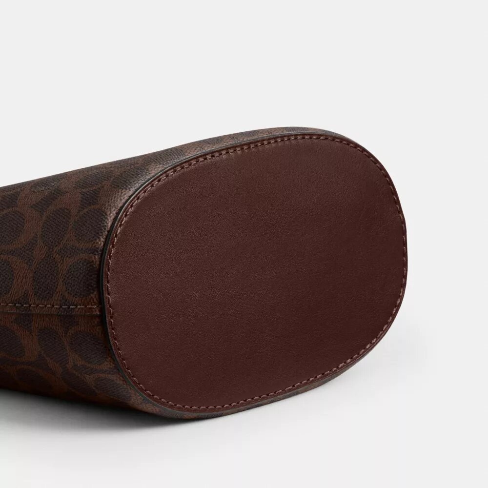 Torba typu bucket Bleecker 21 z Signature Canvas