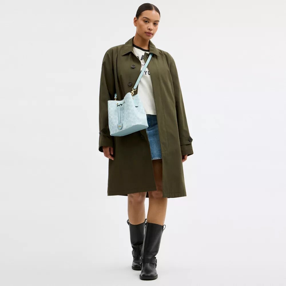 Torba typu bucket Rowan z Signature Canvas
