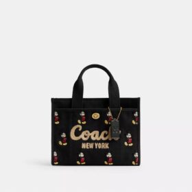 Torba typu cargo Disney X Coach 26 z Myszką Miki, wykonana z płótna bawełnianego pochodzącego z upraw regeneracyjnych
