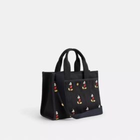 Torba typu cargo Disney X Coach 26 z Myszką Miki, wykonana z płótna bawełnianego pochodzącego z upraw regeneracyjnych