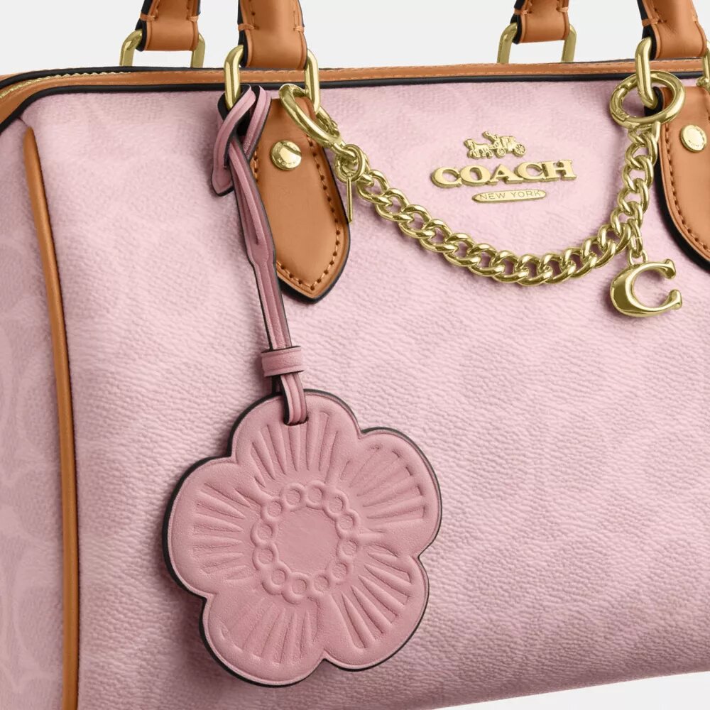 Torba typu satchel Rowan z Signature Canvas z zawieszkami